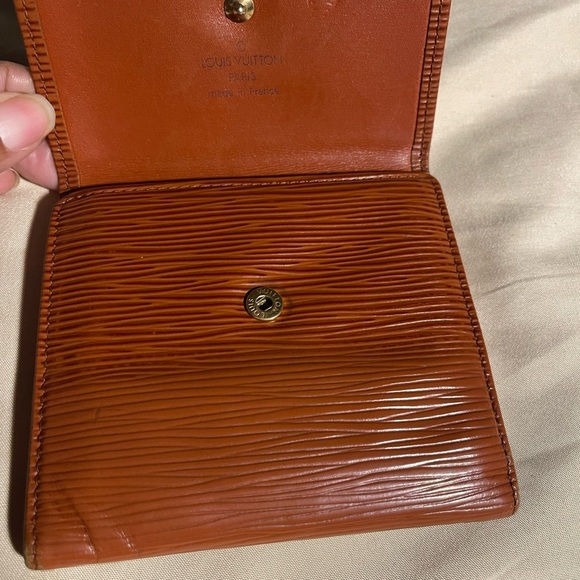 Louis  Vuitton Epi Compact Wallet - Picture 7 of 9